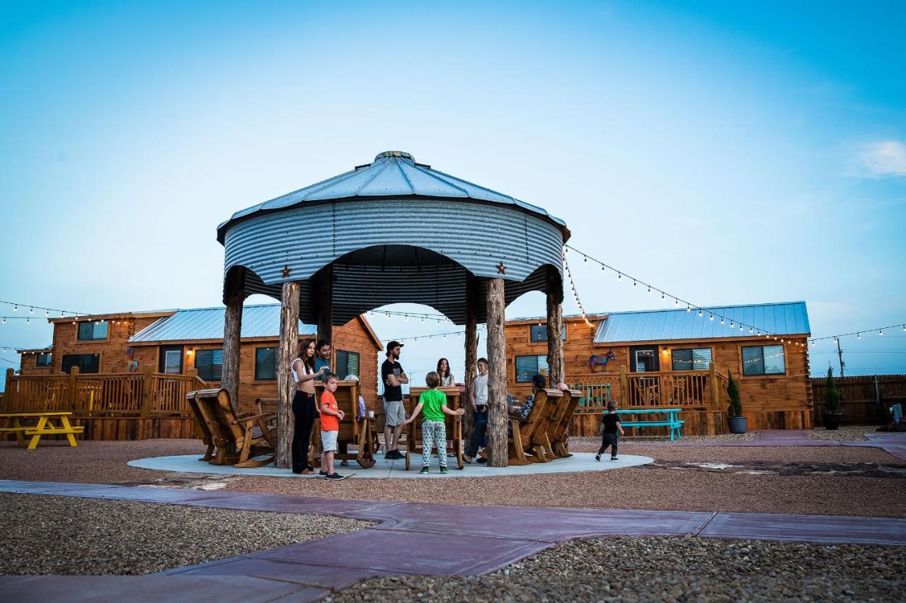 The Big Texan - Cabins And Wagons Amarillo Eksteriør bilde